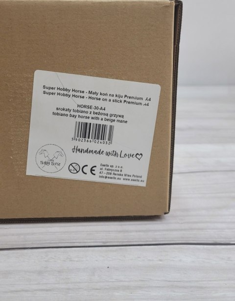 Hobby Horse Średni koń na kiju Premium srokaty tobiano z beżową grzywą A4
