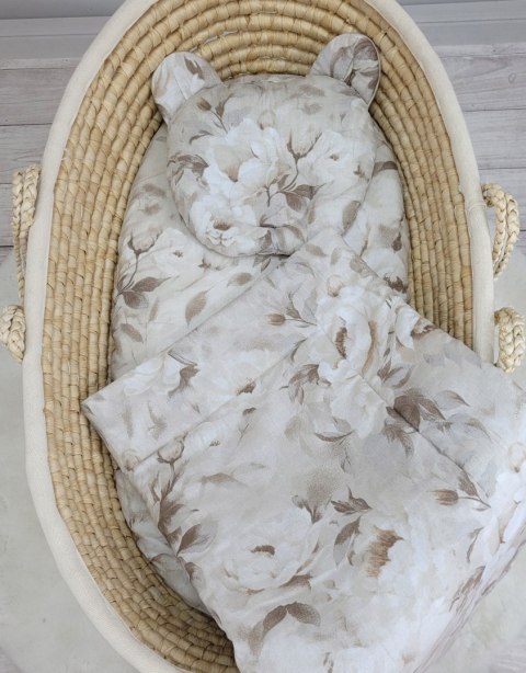 Kołderka z wypełnieniem i poduszka profilowana Miś - zestaw 2cz. - Peonies beige